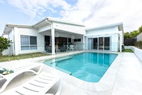 Tranquil Whitehaven Retreat in Mooloolaba - Image 2