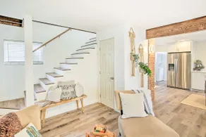 Super Walkable! Historic Home in Dtwn Long Beach - Image 5