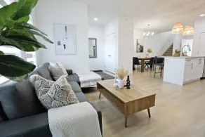Chic Modern Home|King Bed|Fireplace|Disney+ - Image 2