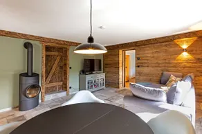 Luxury holiday apartment with mountain view - Image 5