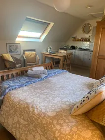 Peppermint Studio Apartment 7 at Robeanne House - Image 3