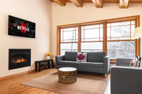 3BR Rebecca Lakehouse with Fireplace Wifi and Dock - Image 2