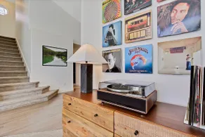 Stylish 3BR2BA Home near Park - Image 3