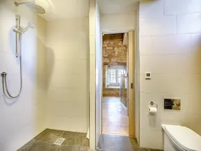 Luxury Historic Apartment - Image 4
