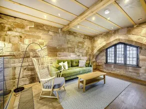 Luxury Historic Apartment - Image 2