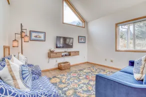 Modern 2 Bed, Outdoor Living, Bonus Loft, near Cape Kiwanda and Pelican Pub! - Image 5