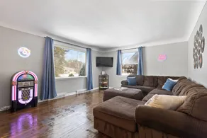 Rock n Roll! DT 2bd home! Walk to beach, bars&more - Image 2