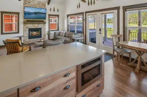 Dog Friendly | Private Hot Tub | Marina + Beach - Image 2