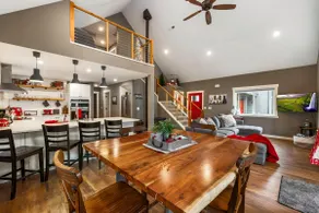 Cozy Cabin+Hot Tub+Huge Game Room & Early Check In & Late Checkout - Image 2