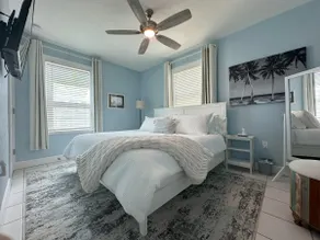 209 Turtle | King Bed | 250 steps to the sand! - Image 3