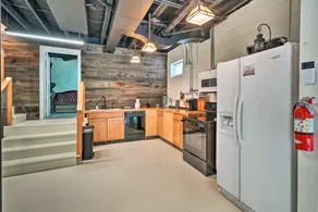 4 Bed with parking-close to restaurants and coffee - Image 3