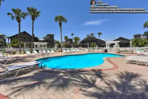 Luxe Home 4 Min Walk to Crystal Beach Pool - Image 4