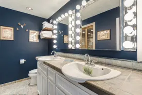 Riverfront Cottage - Steam Room & Pet Friendly! - Image 4