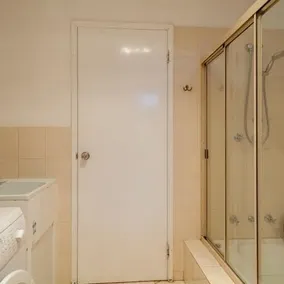 Rainbow House Unit 2 - Image 4