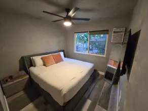 2 BR + 1 BA renovated, stylish spacious, 1 Parking - Image 5