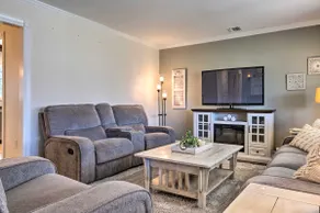 Mattituck Home w/ Fireplaces - Near Wineries - Image 5