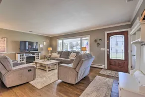 Mattituck Home w/ Fireplaces - Near Wineries - Image 4