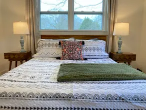 Newly Renovated Cozy Rustic Home l 10 min from Truist Park - Image 3