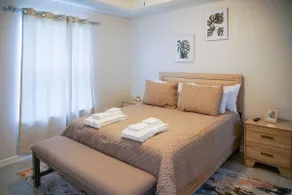 Bright & Modern near SpaceX Starbase | ♛Queen Beds - Image 5