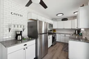 Pet-Friendly | Large Group | Hot Tub - All Year - Image 3