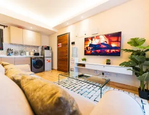 Elite Rare & Glamorous + Pool in Nairobi Westlands - Image 4