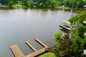 Natalie's Nook, Lake Hideaway near Downtown Fun! - Image 2