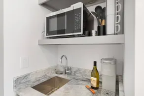 The Cooper Suite at 697 King - Image 4