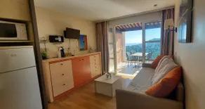 Comfortable nest with pool and sea view - Image 3