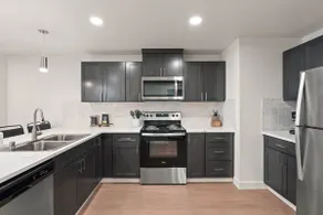 Luxury Exposed Brick Apt | Walk 2 Everything Spo! - Image 4