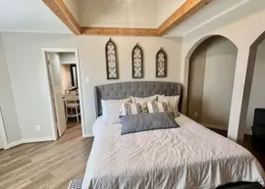 More Cowbell - Spacious House with Privacy Minutes to Campus - Image 3