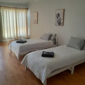 Dartmouth Apartment - Image 4