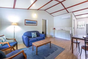 Dartmouth Apartment - Image 3