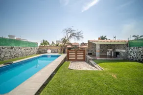 3BR Family home with pool and grill in Oaxtepec - Image 4