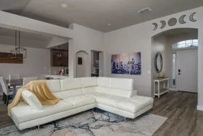 Near Tesla, COTA and Airport. Gourmet Kitchen with Large Dining Table, BBQ, outdoor seating - Image 3