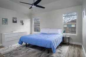Near Tesla, COTA and Airport. Gourmet Kitchen with Large Dining Table, BBQ, outdoor seating - Image 5