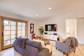 Pet-Friendly Bend Rental, Walk to Galveston Ave! - Image 4