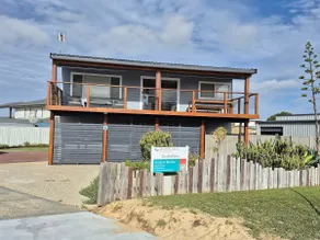 Lano Beach House - Image 2