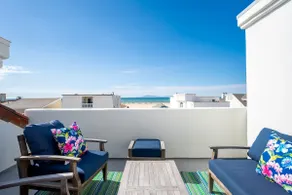 3446 O - Blue Haven Beach House - Image 2