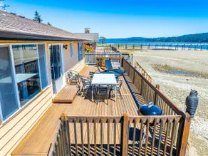 Waterfront Retreat, Relaxation, Fun in Hood Canal - Image 2