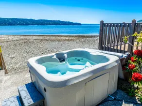 Waterfront Retreat, Relaxation, Fun in Hood Canal - Image 3