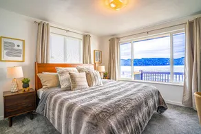 Waterfront Retreat, Relaxation, Fun in Hood Canal - Image 5
