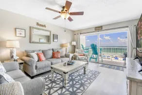Oceanfront Seagate 3/2 with Coastal Charm! - Image 3
