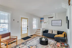 Fantabulous 2BR Oakley home! One block to popular Oakley square! - Image 2