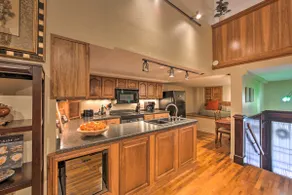 Updated Apartment in Historic Dtwn Marshall! - Image 2