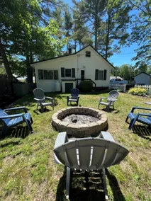 Sleeps 12 and just steps away from Sebago Lake - Image 5