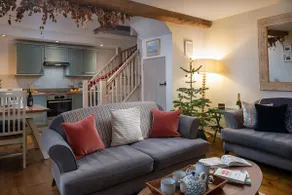 Country cottage with EV charger and orchard views - Image 2