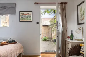 The Kiln: Romantic Oast House, Dogs & Tandem - Image 3