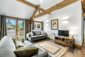 Long Barn, Rural Retreat, Sleeps 5, EV Charger - Image 4