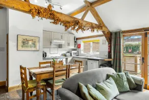 Long Barn, Rural Retreat, Sleeps 5, EV Charger - Image 3