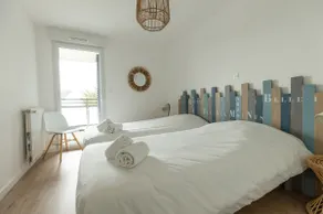 Riviera - 3-bedroom with shared pool and parking - Image 5
